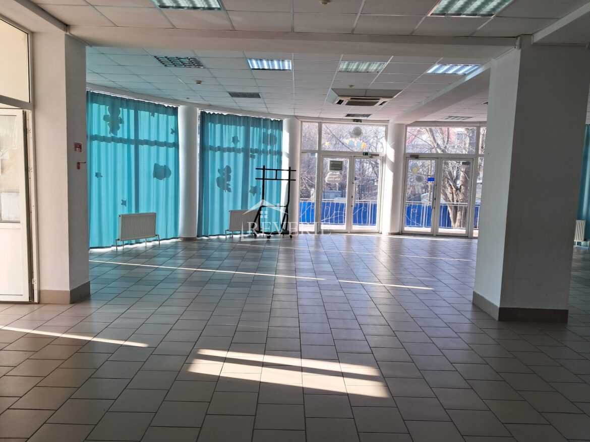 1-0-59887.  Сдается в аренду Коммерция Кахул,  Центр 1000€ в месяц