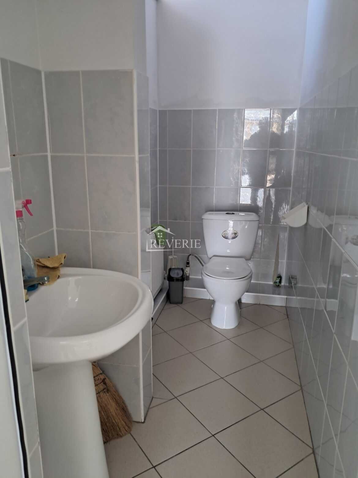 3-2-1-0-59887.  Сдается в аренду Коммерция Кахул,  Центр 1000€ в месяц