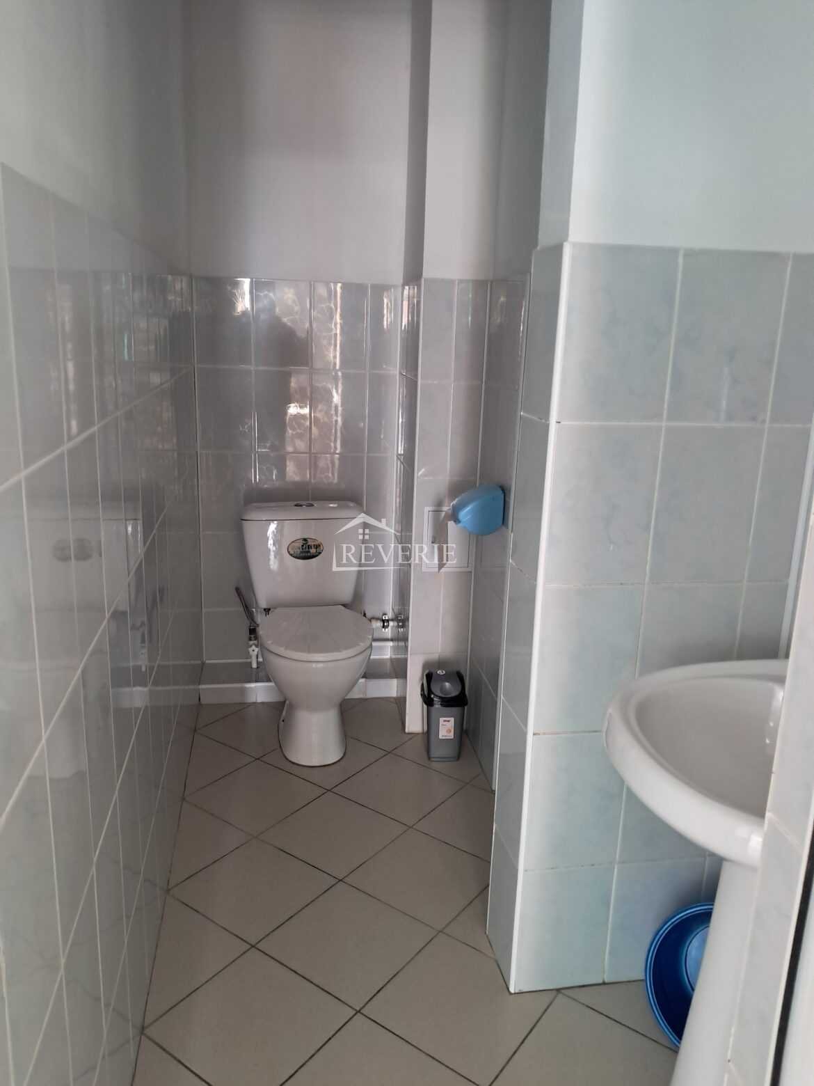 4-3-2-1-0-59887.  Сдается в аренду Коммерция Кахул,  Центр 1000€ в месяц