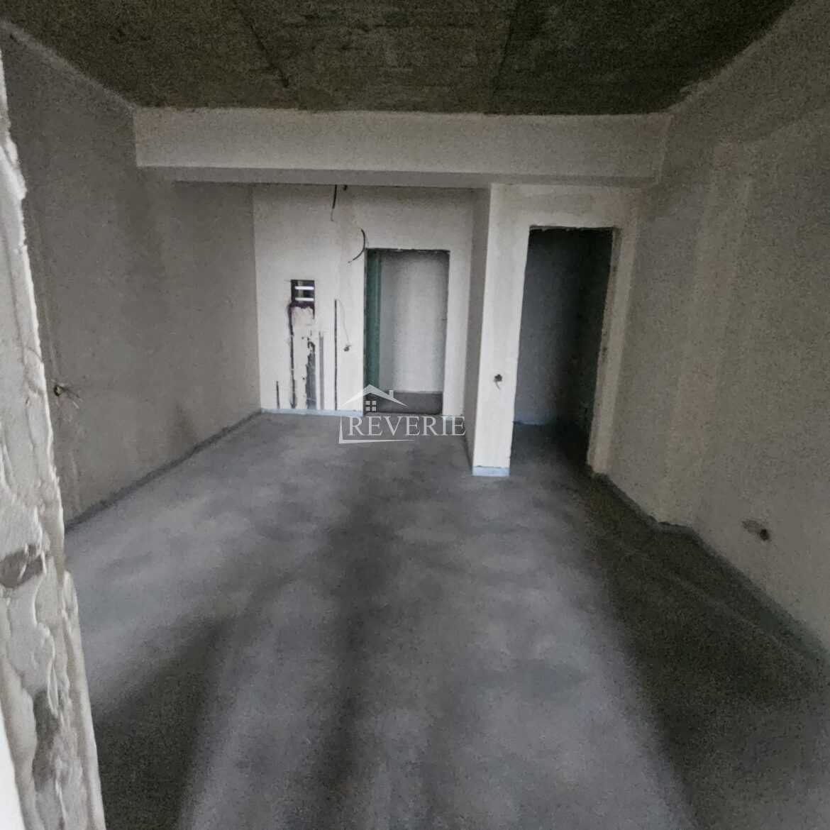 2-1-0-59991.  Продается Квартира Кахул,  Центр 1000€