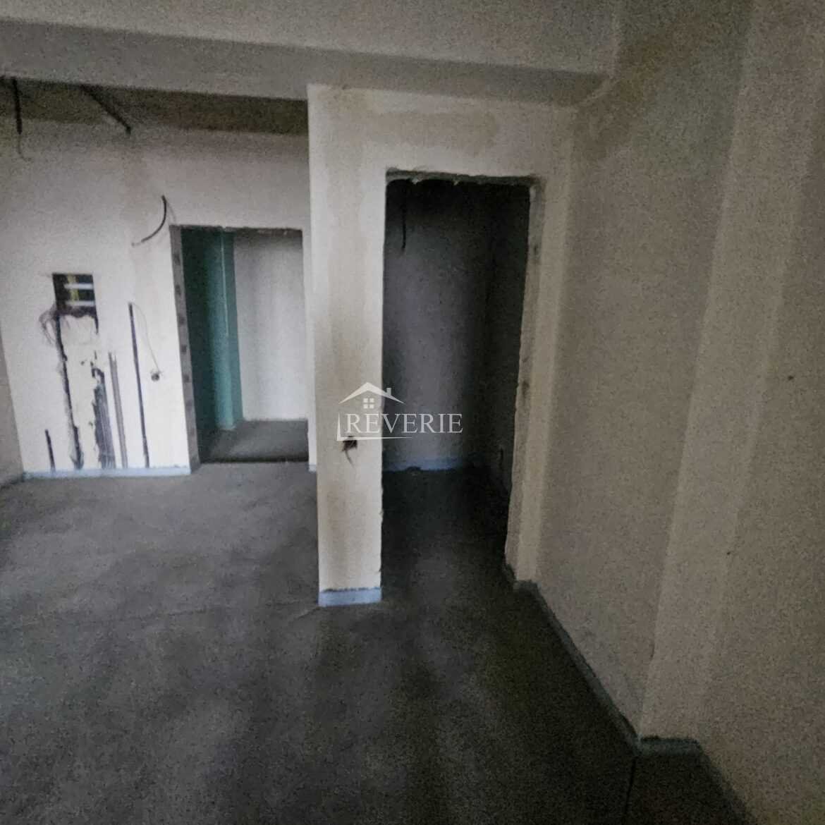 3-2-1-0-59991.  Продается Квартира Кахул,  Центр 1000€