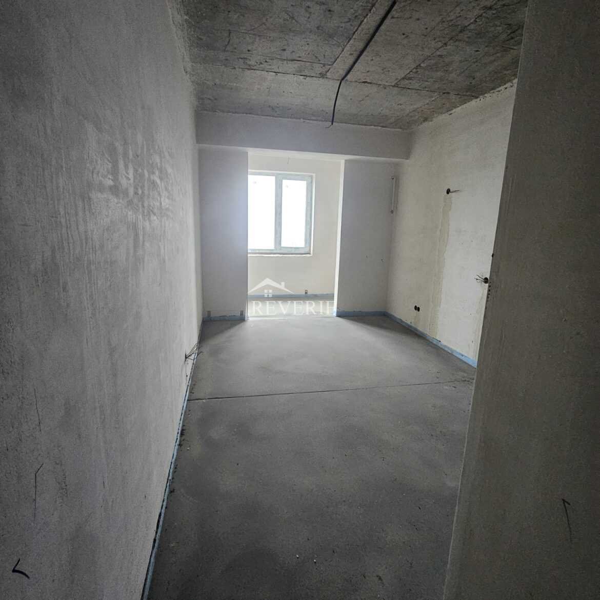 9-8-7-6-5-4-3-2-1-0-60000.  Продается Квартира Кахул,  Центр 1000€