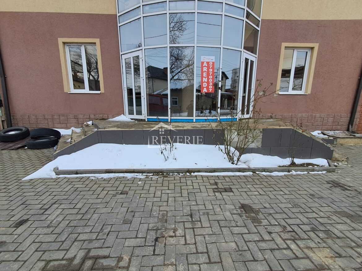 1-0-60145.  Сдается в аренду Коммерция Кахул,  Центр 3200€ в месяц