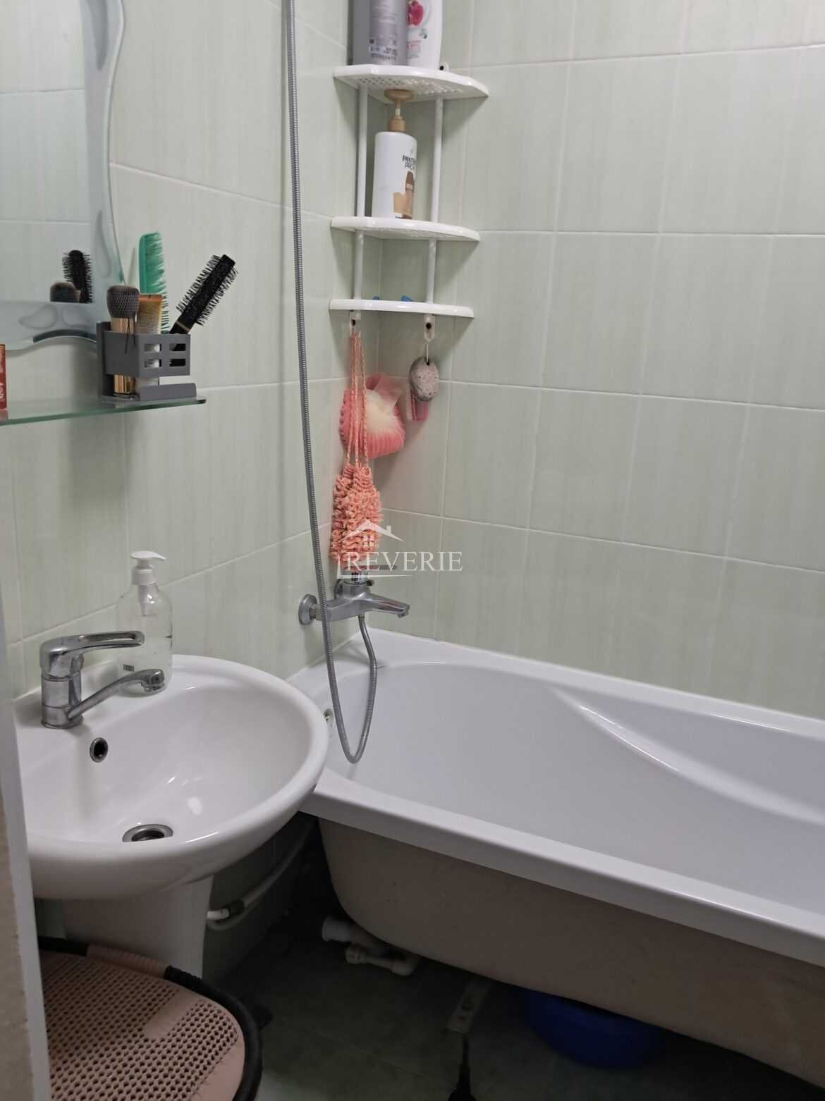 9-8-7-6-5-4-3-2-1-0-60220.  Продается Квартира Кахул,  Центр-Теплосеть 55000€