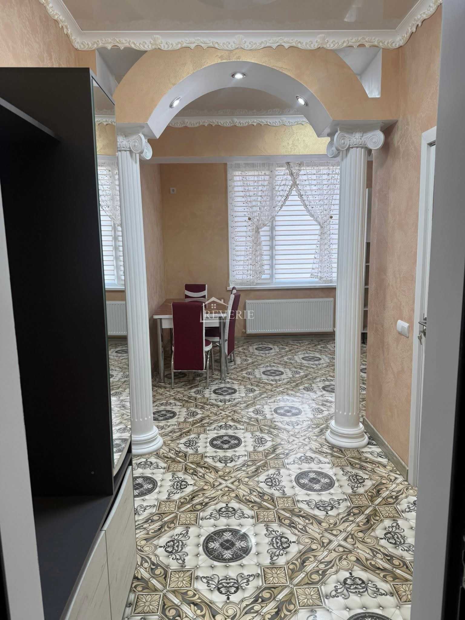 7-6-5-4-3-2-1-0-60305.  Se vinde Apartament Cahul,  Autogara 58000€