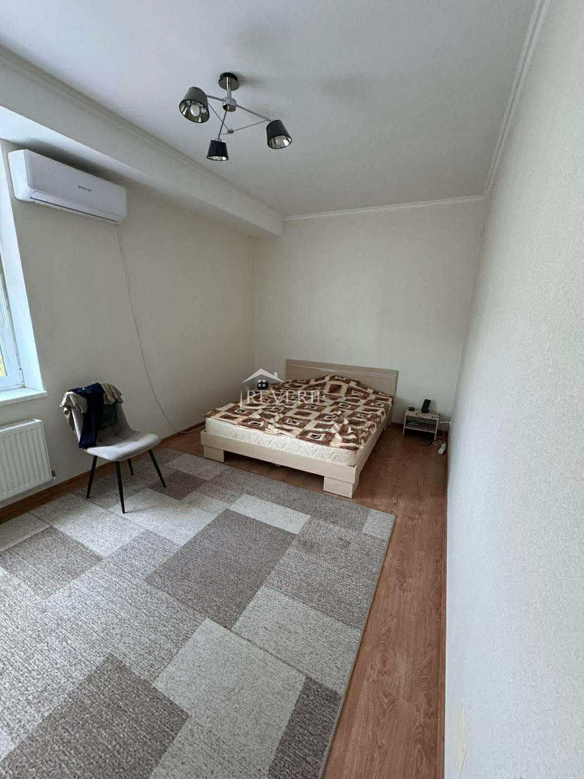 3-2-1-0-60570.  Se vinde Apartament Cahul,  Centru 60000€