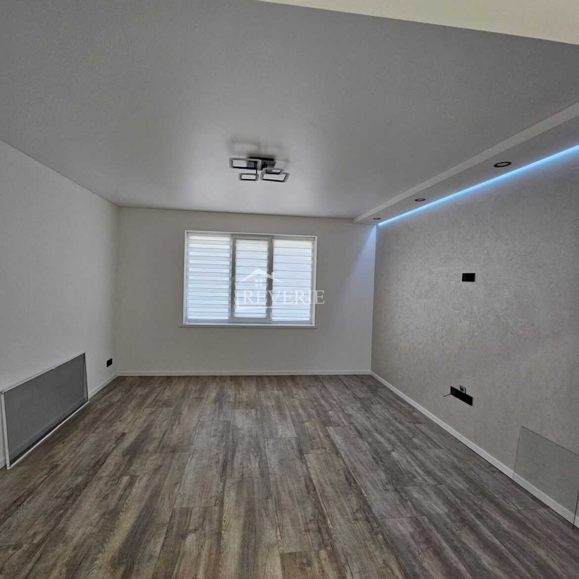 2-1-0-60704.  Se vinde Apartament Кагул,  Centru 75000€