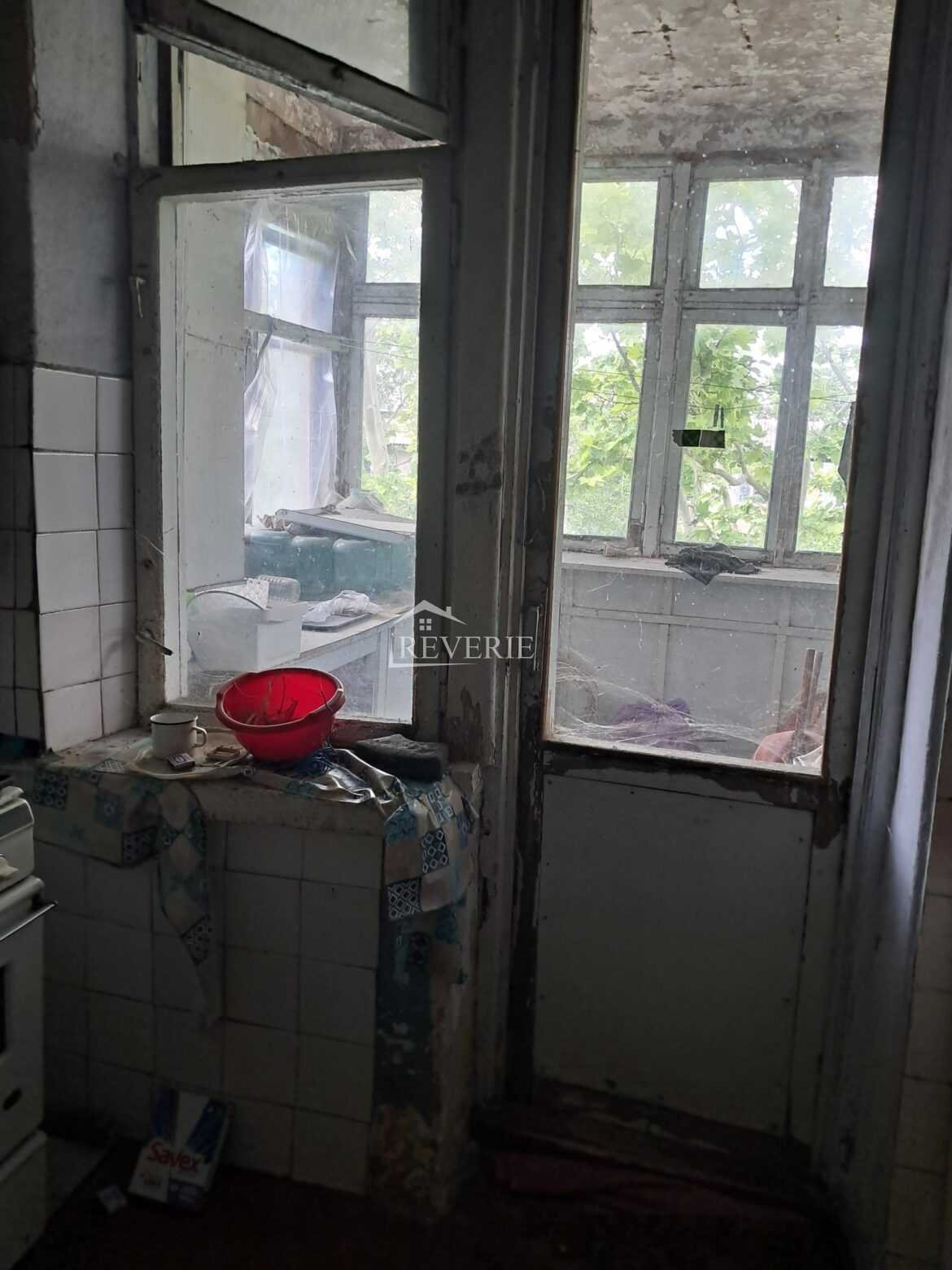 6-5-4-3-2-1-0-60744.  Продается Квартира Кахул,  Центр-Поликлиника 48000€