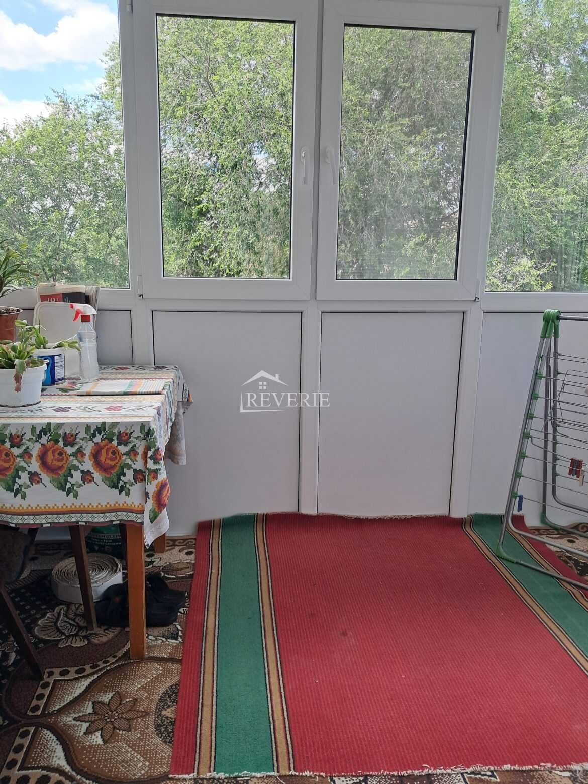 2-1-0-60895.  Продается Квартира Кахул,  Центр 56000€