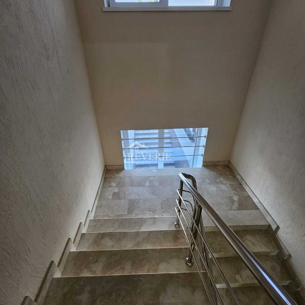 1-0-60907.  Se vinde Apartament Кагул,  Micro Raionul 15 100000€
