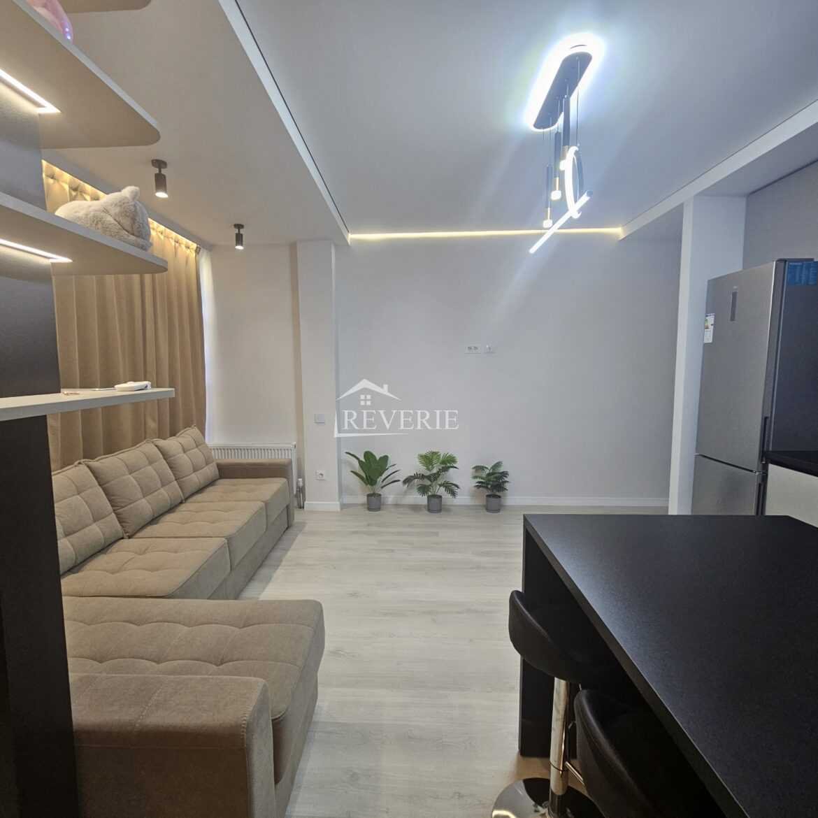 6-5-4-3-2-1-0-60907.  Se vinde Apartament Кагул,  Micro Raionul 15 100000€