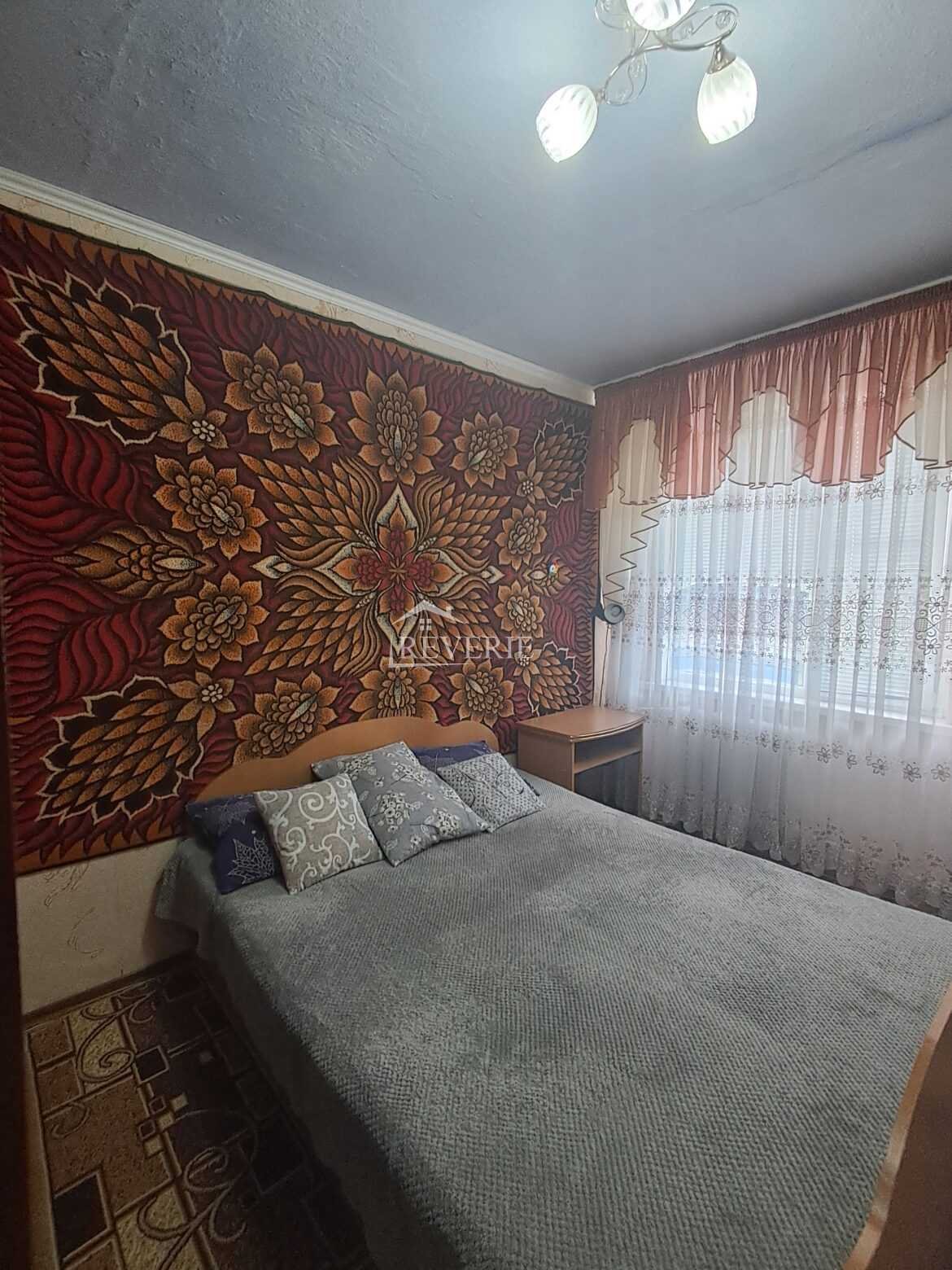 3-2-1-0-60924.  Продается Квартира Кахул,  Центр 65000€