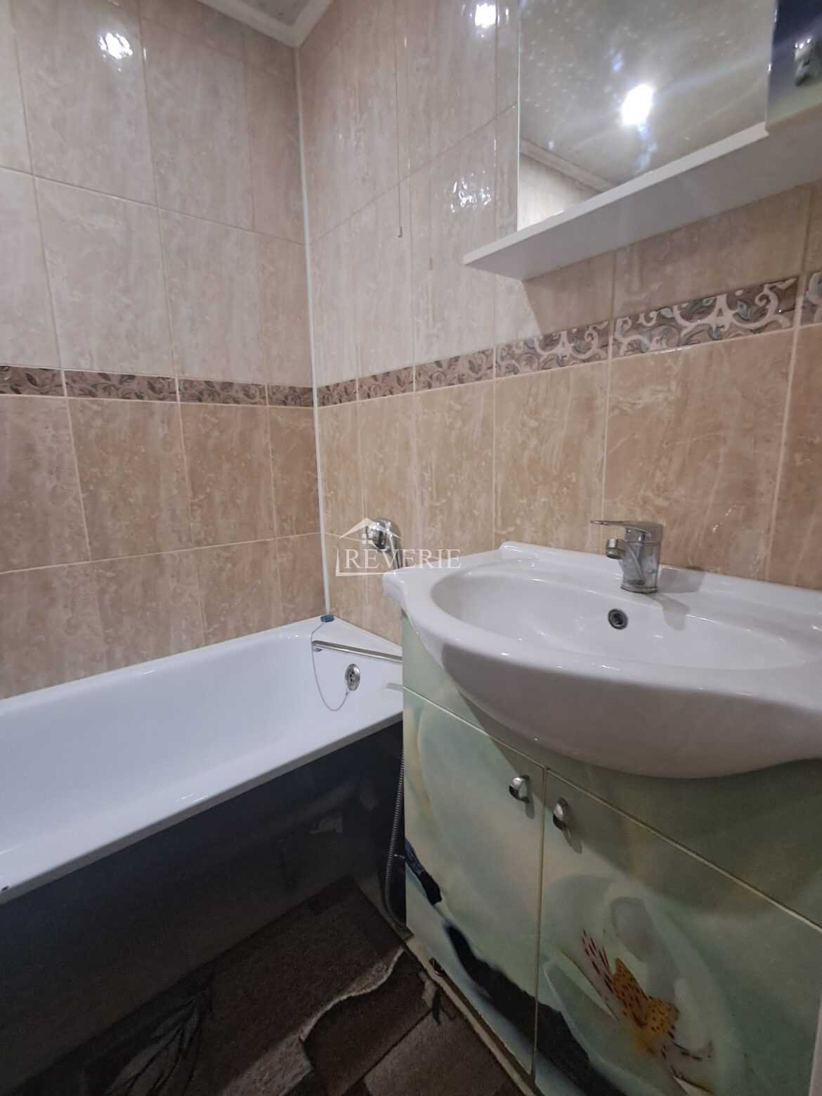 11-10-9-8-7-6-5-4-3-2-1-0-60924.  Продается Квартира Кахул,  Центр 65000€