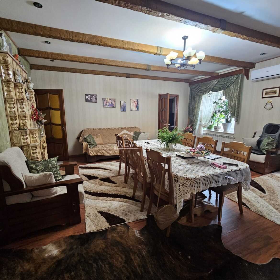 2-1-0-60997.  Se vinde Casă Cahul,  Centru 220000€