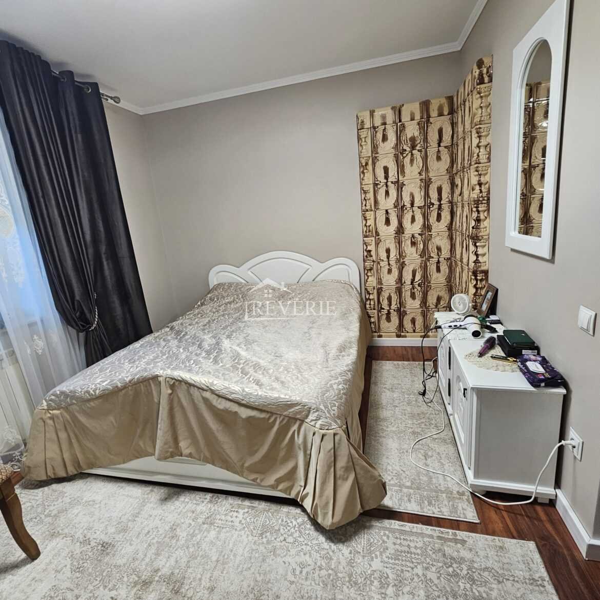 6-5-4-3-2-1-0-60997.  Se vinde Casă Cahul,  Centru 220000€