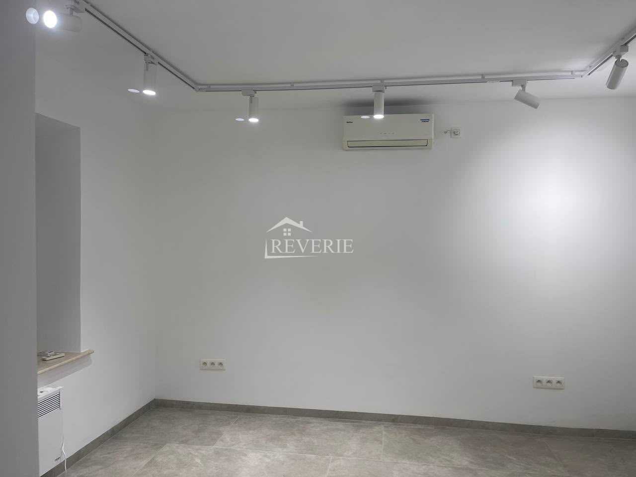 0-61018.  Se dă în Chirie Comercial Cahul,  Centru 350€ lunar