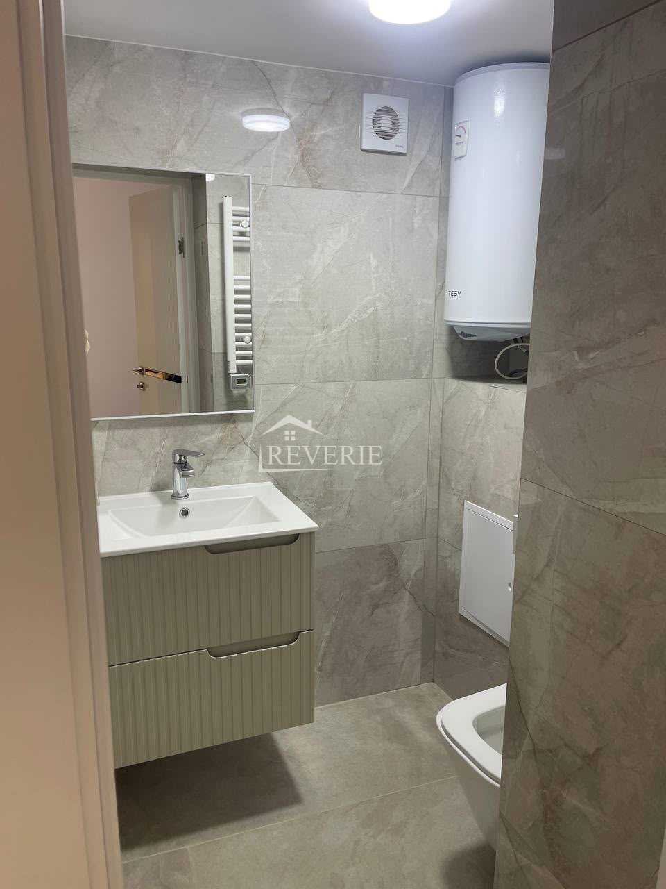 5-4-3-2-1-0-61018.  Se dă în Chirie Comercial Cahul,  Centru 350€ lunar