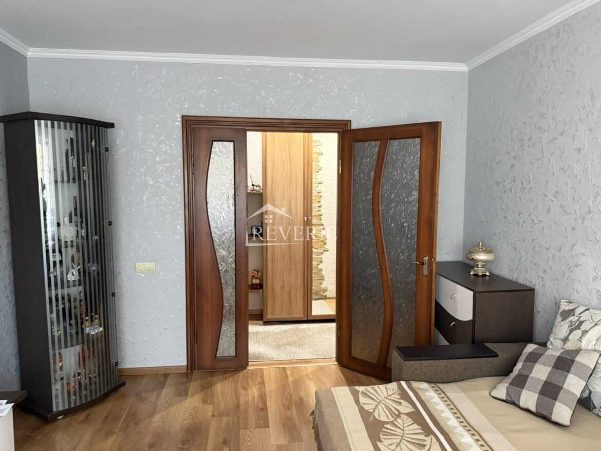 2-1-0-61026.  Se vinde Apartament Кагул,  Micro Raionul 15 65000€