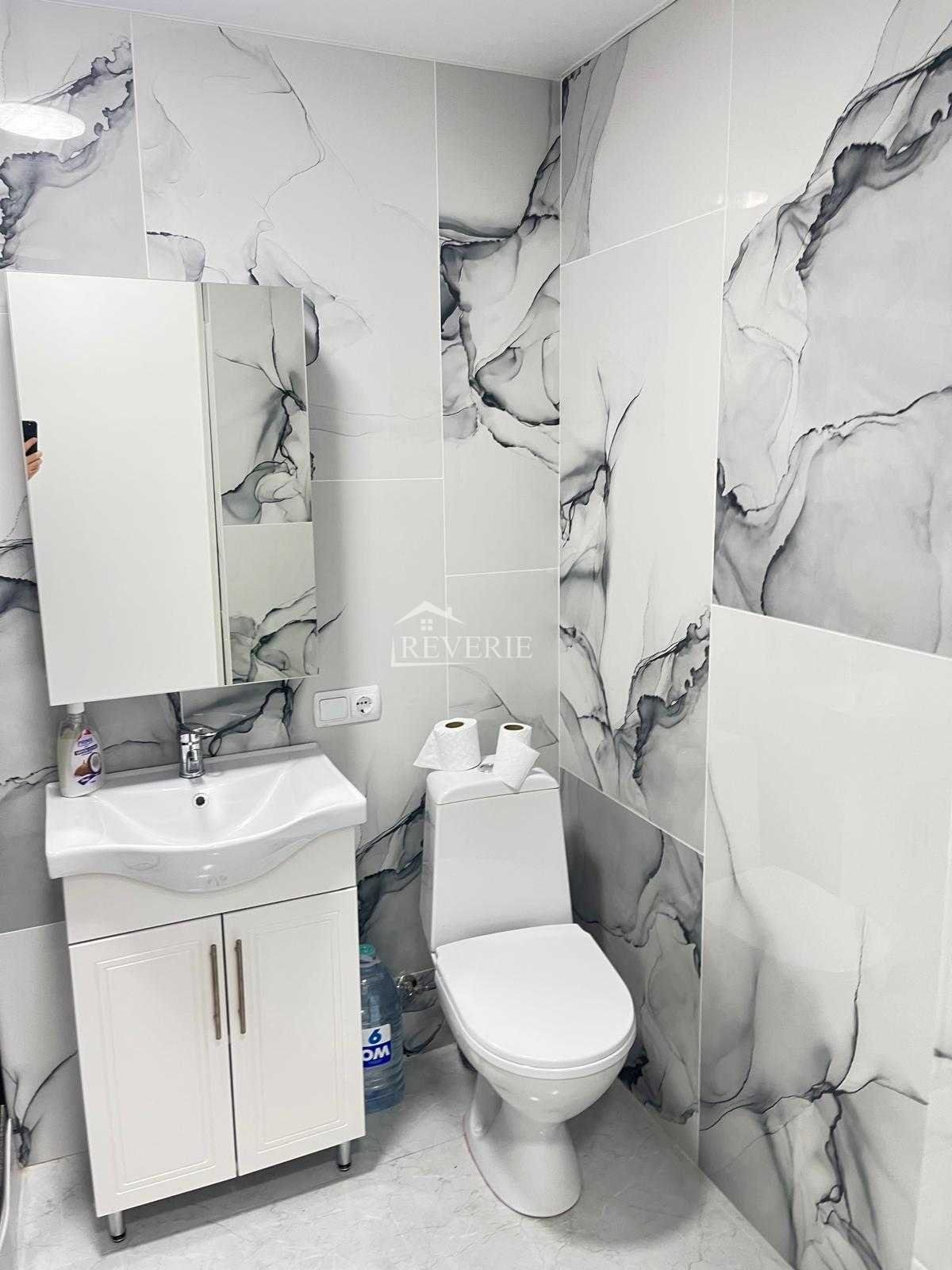 8-7-6-5-4-3-2-1-0-61051.  Se vinde Apartament Cahul,  Centru 130000€