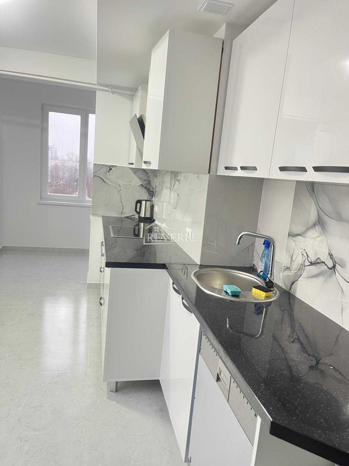 11-10-9-8-7-6-5-4-3-2-1-0-61051.  Se vinde Apartament Cahul,  Centru 130000€