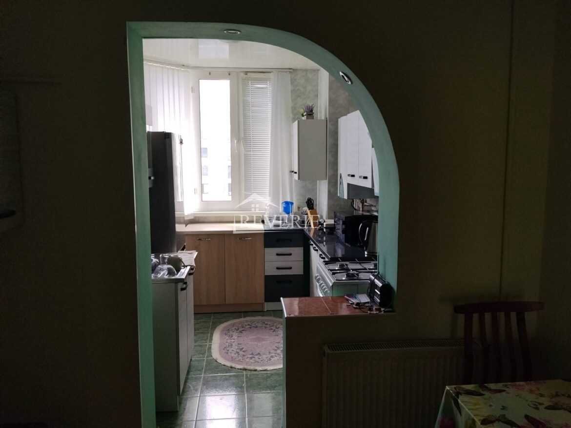 12-11-10-9-8-7-6-5-4-3-2-1-0-61268.  Se vinde Apartament Cahul,  Centru 90000€
