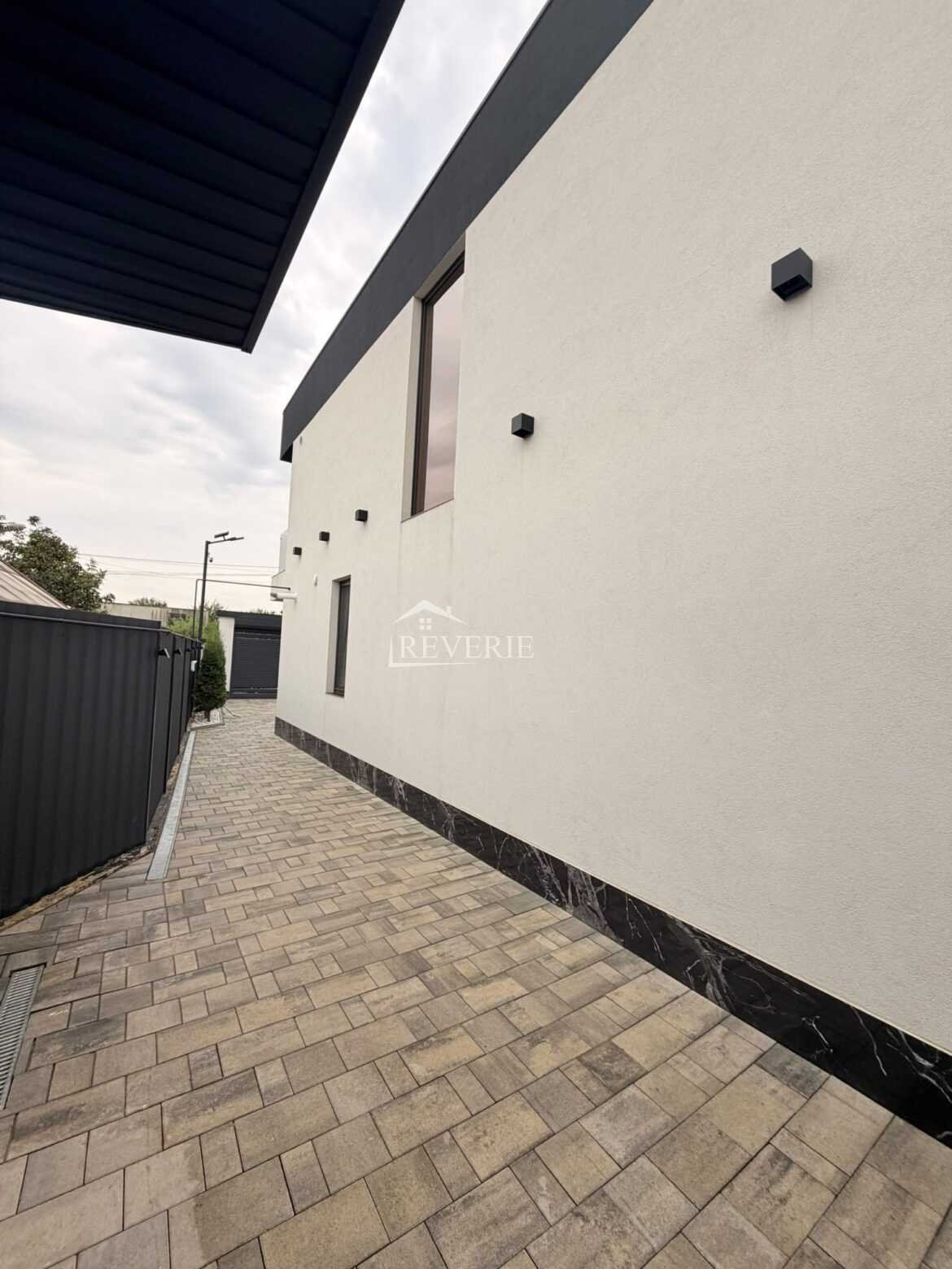 7-6-5-4-3-2-1-0-61333.  Se vinde Casă Кагул,  Centru 330000€