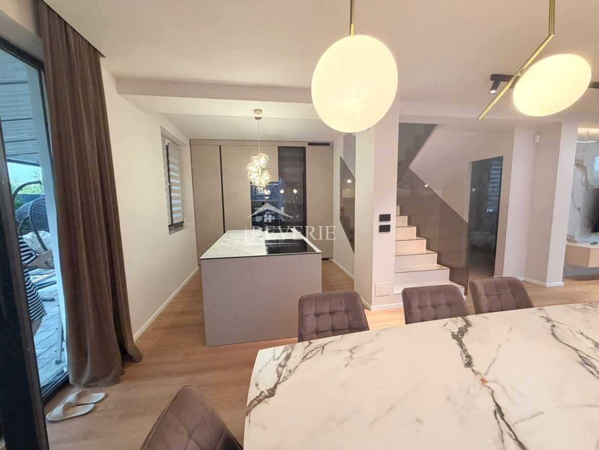 11-10-9-8-7-6-5-4-3-2-1-0-61333.  Se vinde Casă Кагул,  Centru 330000€