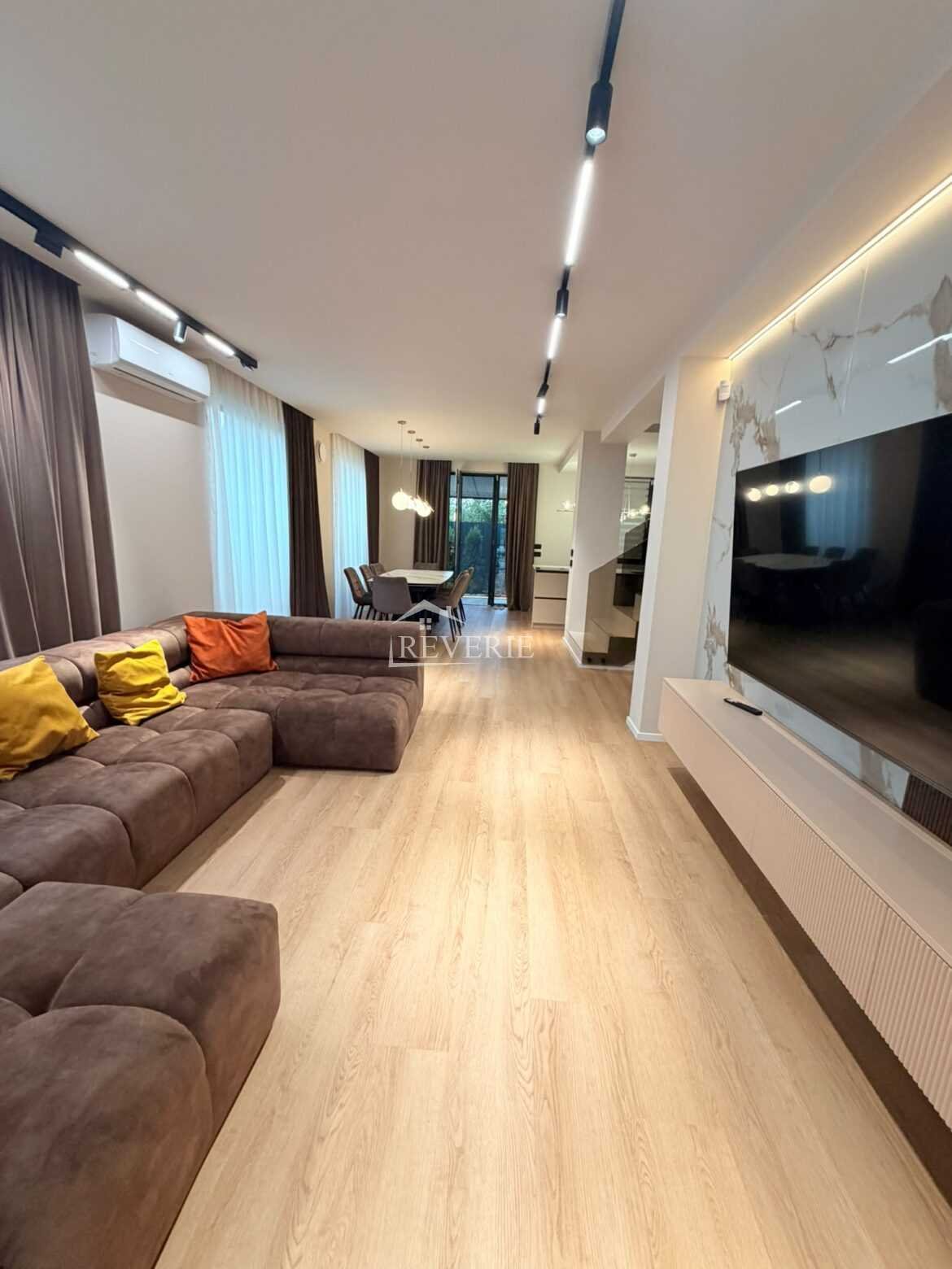 10-9-8-7-6-5-4-3-2-1-0-61333.  Se vinde Casă Кагул,  Centru 330000€