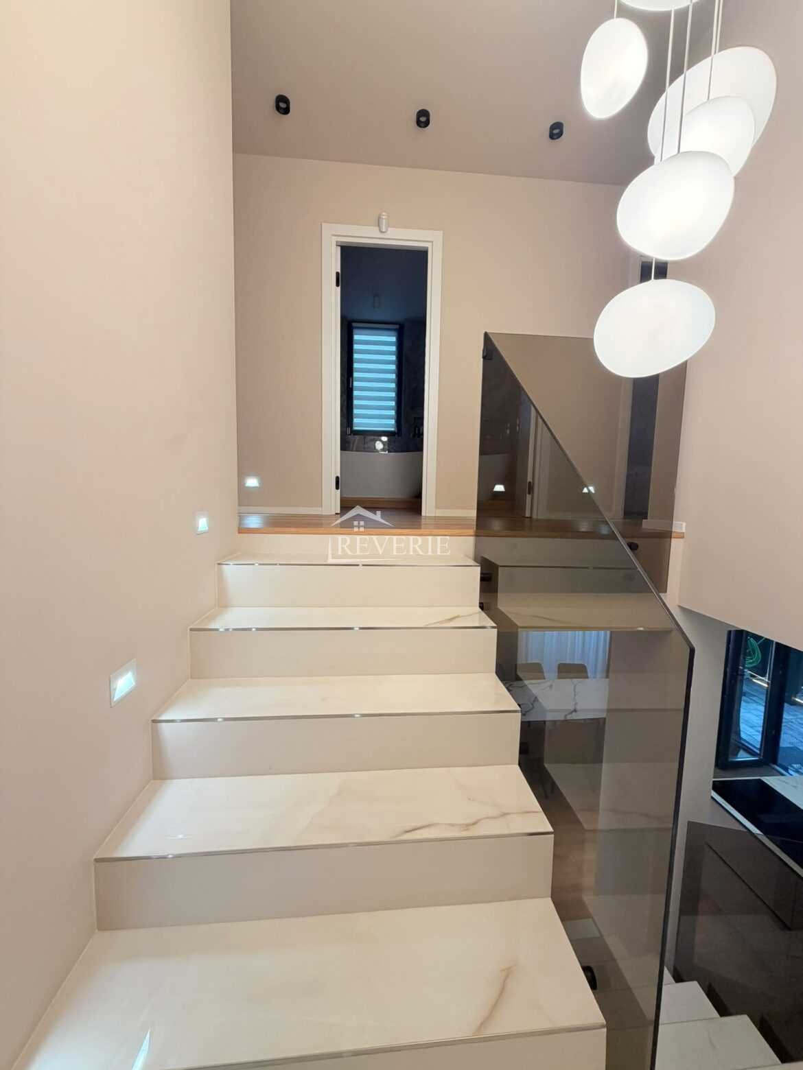 15-14-13-12-11-10-9-8-7-6-5-4-3-2-1-0-61333.  Se vinde Casă Кагул,  Centru 330000€
