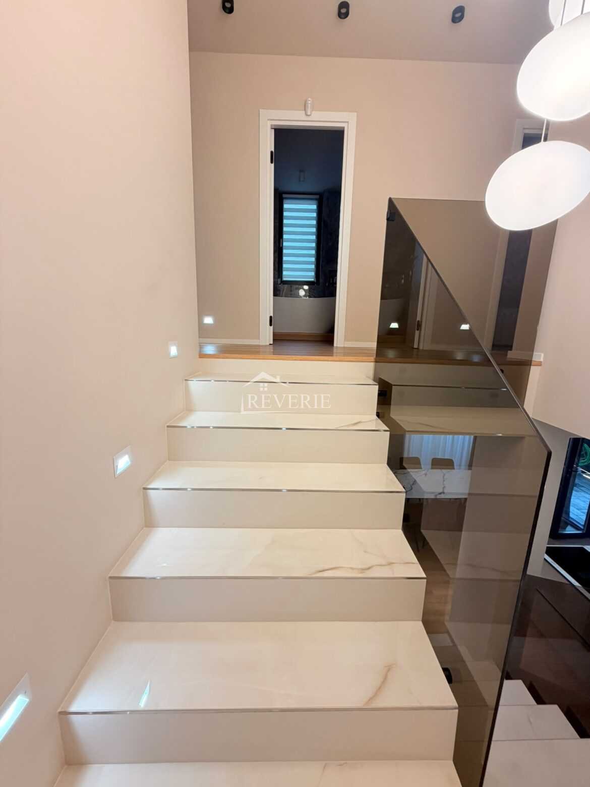 16-15-14-13-12-11-10-9-8-7-6-5-4-3-2-1-0-61333.  Se vinde Casă Кагул,  Centru 330000€