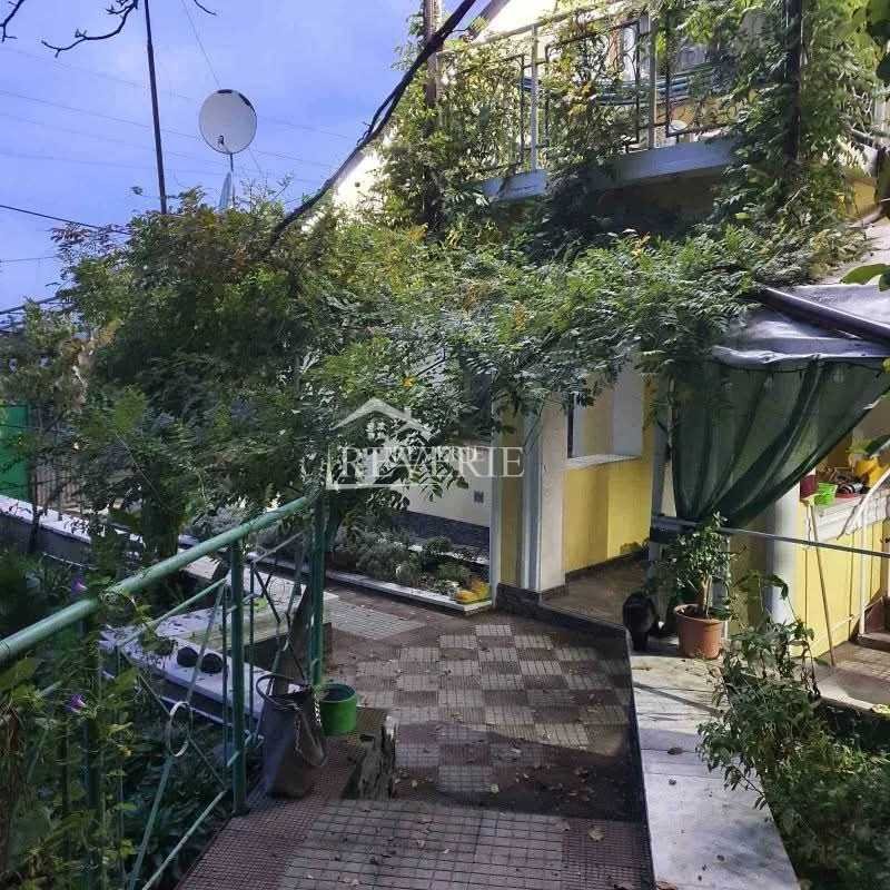 14-13-12-11-10-9-8-7-6-5-4-3-2-1-0-61573.  Se vinde Casă Кагул,  Centru 190000€