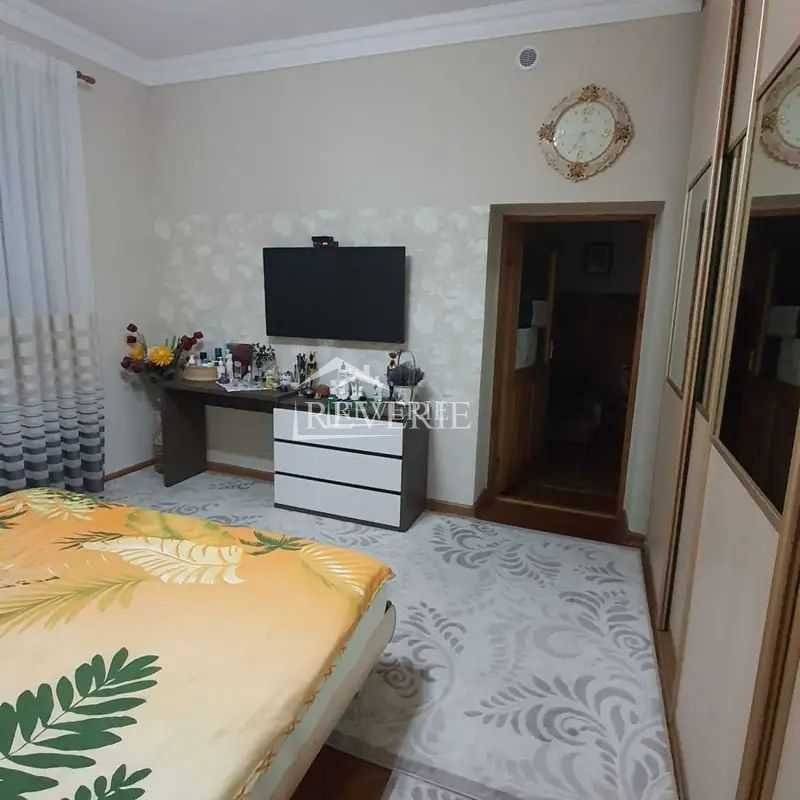 6-5-4-3-2-1-0-61573.  Se vinde Casă Кагул,  Centru 190000€