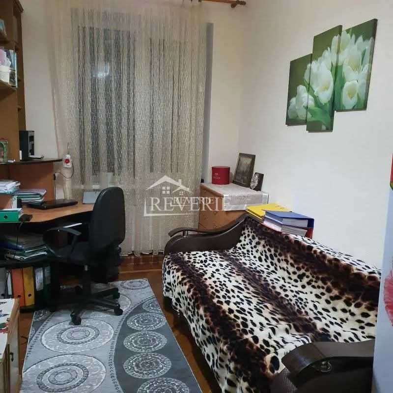 7-6-5-4-3-2-1-0-61573.  Se vinde Casă Кагул,  Centru 190000€